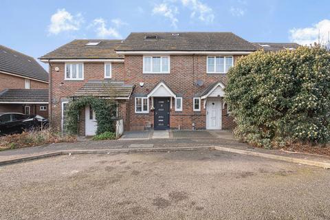 4 bedroom terraced house for sale, Puffin Close, Barking, IG11