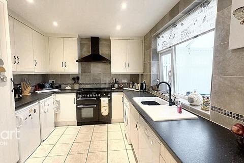 2 bedroom semi-detached house for sale, Heanor Road, Ilkeston