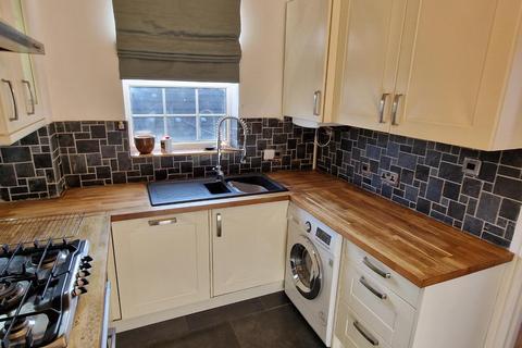 2 bedroom flat to rent, John Batchelor Way, Penarth