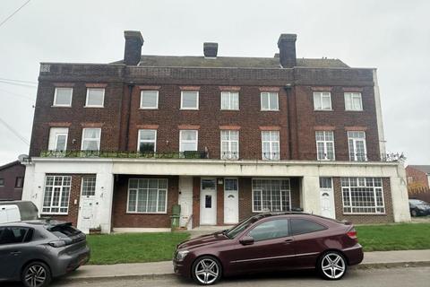 2 bedroom ground floor flat for sale, 2 Avery Court, Avery Way, Allhallows, Rochester, Kent