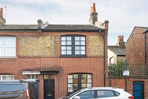 3 bedroom end of terrace house for sale, Moravian Street, Bethnal Green, London, E2