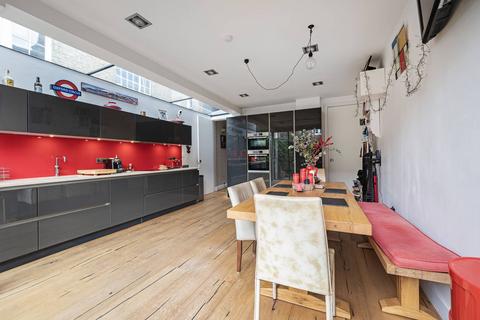 3 bedroom end of terrace house for sale, Moravian Street, Bethnal Green, London, E2