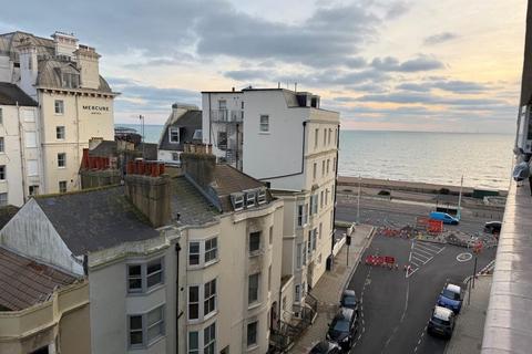 1 bedroom flat for sale, 57 Embassy Court, Kings Road, Brighton