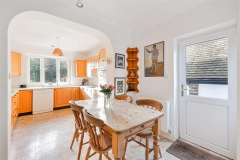 47 Higher Green, Epsom, KT17 3BB