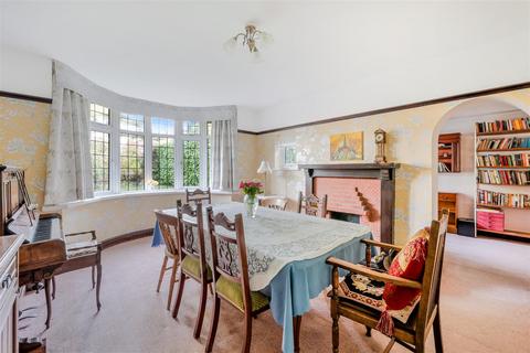 47 Higher Green, Epsom, KT17 3BB