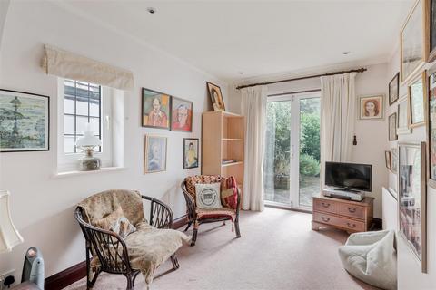 47 Higher Green, Epsom, KT17 3BB