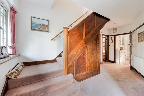 47 Higher Green, Epsom, KT17 3BB