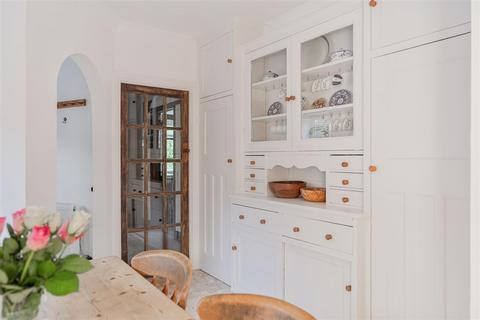 47 Higher Green, Epsom, KT17 3BB