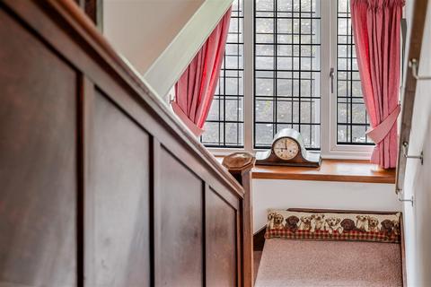 47 Higher Green, Epsom, KT17 3BB