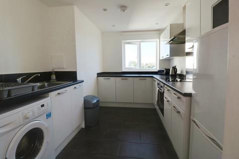 2 bedroom apartment to rent, Sutton Road, Southend-on-Sea, SS2