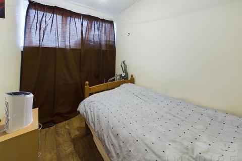 3 Bluebell Close, Crawley, RH11 9EW