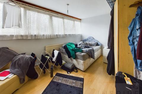 3 Bluebell Close, Crawley, RH11 9EW