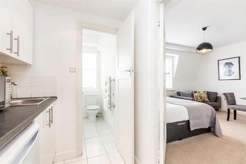 Studio to rent, 39 HILL STREET, London, W1J