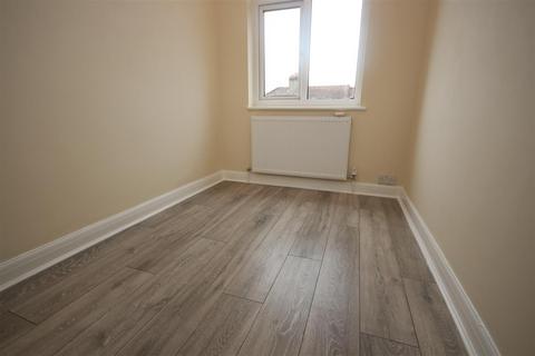 3 bedroom terraced house for sale, Grosvenor Crescent, Dartford