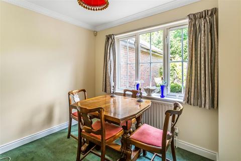 3 bedroom house for sale, GAYTON CLOSE, ASHTEAD, KT21