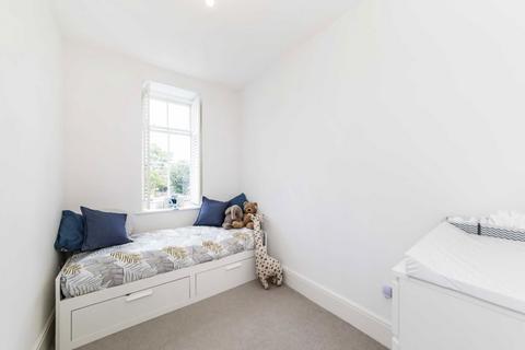 2 bedroom flat to rent, Jack Dimmer Close, London SW16