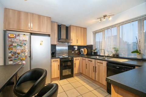 3 bedroom end of terrace house for sale, Jubilee Close, Pinner HA5