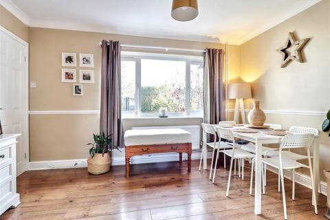 1 Ash Close, Wymondham, NR18 0HR