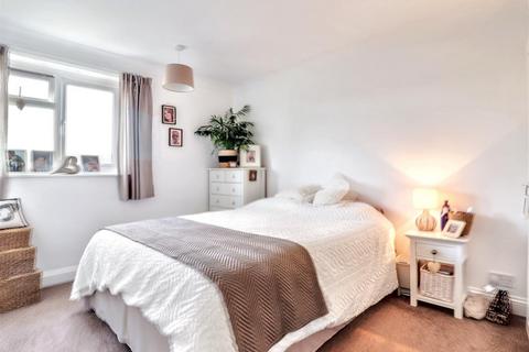 1 Ash Close, Wymondham, NR18 0HR