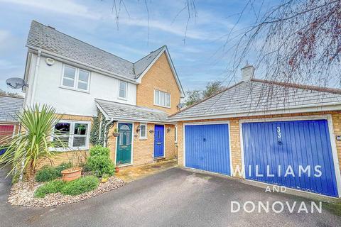 3 bedroom semi-detached house for sale, Heritage Way, Rochford