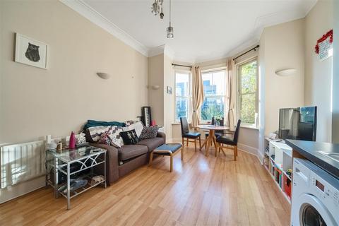 2 bedroom apartment for sale, Woodbridge Road, Guildford