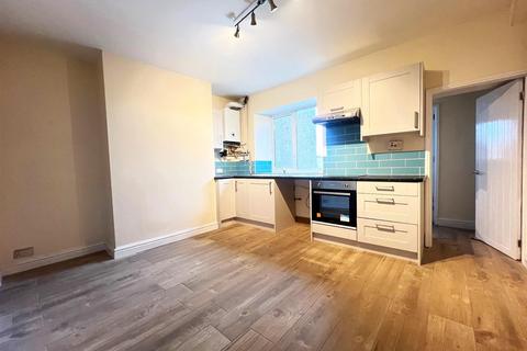 2 bedroom terraced house to rent, Hillside Road, Bristol