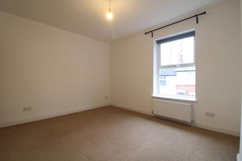 2 bedroom end of terrace house to rent, Dornoch Avenue, Sherwood