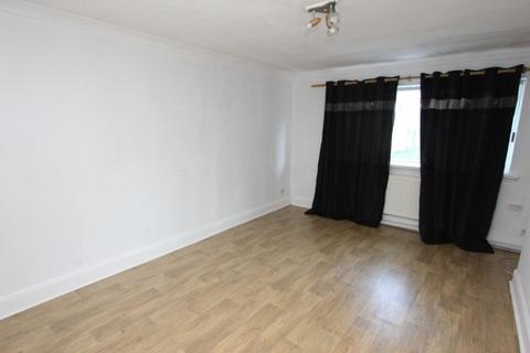 2 bedroom ground floor flat to rent, Househillmuir Rd, Glasgow G53