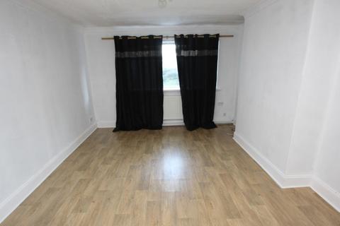 2 bedroom ground floor flat to rent, Househillmuir Rd, Glasgow G53