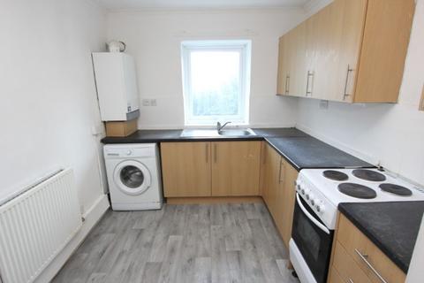 2 bedroom ground floor flat to rent, Househillmuir Rd, Glasgow G53