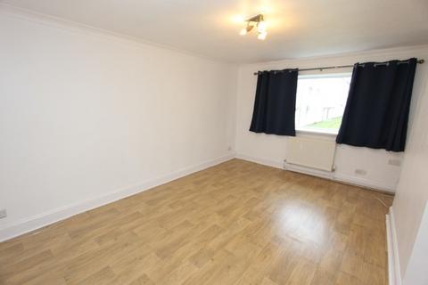 2 bedroom ground floor flat to rent, Househillmuir Rd, Glasgow G53