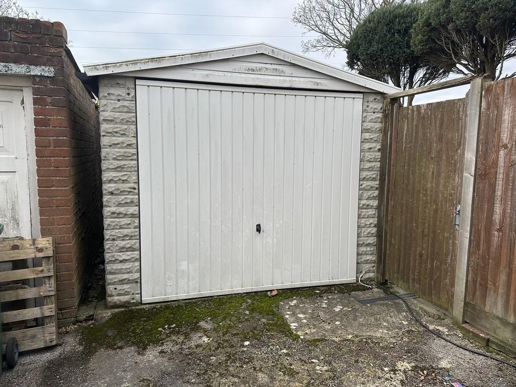 Garage (1)