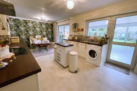 35 Castle Close, Tickhill, Doncaster, DN11 9QT
