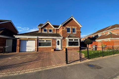 4 bedroom detached house for sale, Hartsholme Park, Kingswood, Hull, HU7 3HP