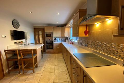 4 bedroom detached house for sale, Hartsholme Park, Kingswood, Hull, HU7 3HP