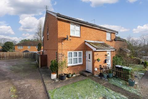 3 bedroom end of terrace house for sale, Markham Road, Capel