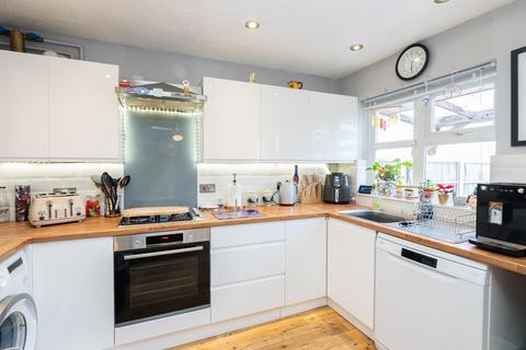 3 bedroom end of terrace house for sale, Markham Road, Capel