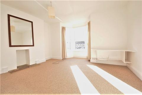 3 bedroom terraced house to rent, Triangle North, Bath - Suitable for x3 sharers