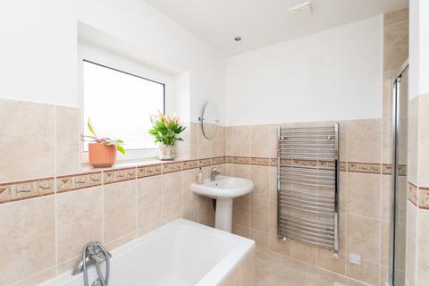 9 The Close, Strood Green, Betchworth, RH3 7JE