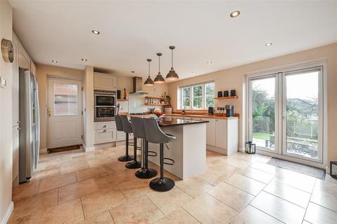 5 bedroom detached house for sale, Skylark Rise, Whitchurch