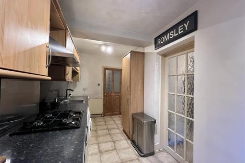 3 bedroom semi-detached house for sale, Bromsgrove  Road, Romsley, Halesowen