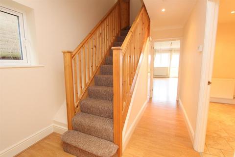 4 bedroom house to rent, Derwent Road, Linslade