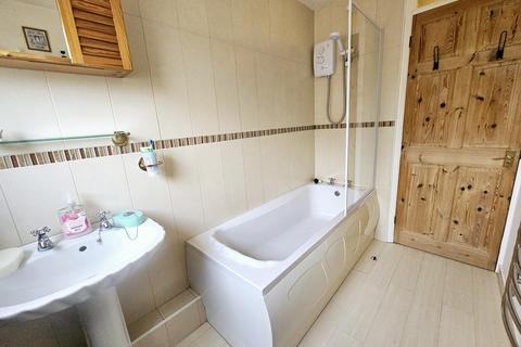 7 Clarkes Way, Brackley, NN13 6HN
