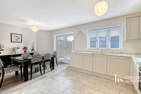 4 bedroom semi-detached house for sale, Crow Green Lane, Brentwood CM15