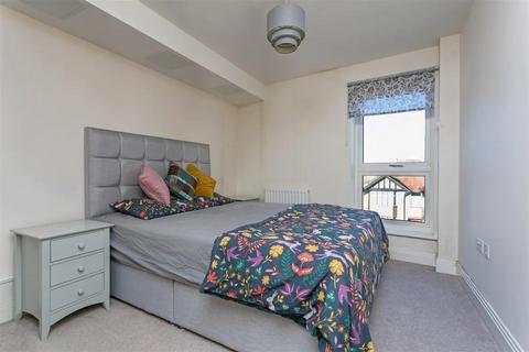 2 bedroom apartment for sale, Windsor Road, Slough