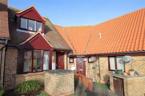 2 bedroom house for sale, Hall Crescent, Holland on Sea