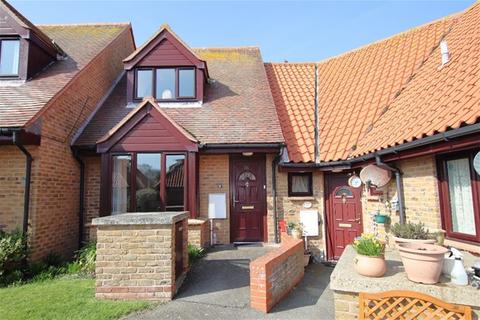 2 bedroom house for sale, Hall Crescent, Holland on Sea
