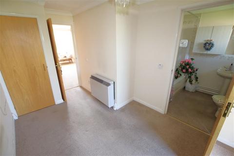 2 bedroom house for sale, Hall Crescent, Holland on Sea