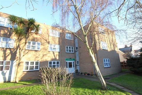 2 bedroom flat for sale, Harold Road, Clacton on Sea