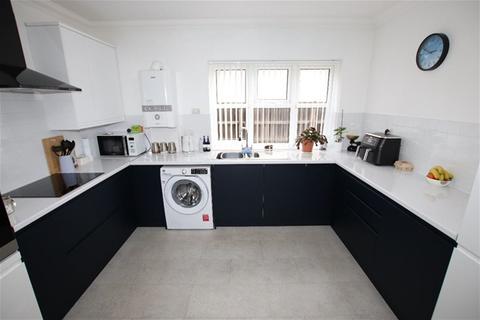 2 bedroom flat for sale, Harold Road, Clacton on Sea